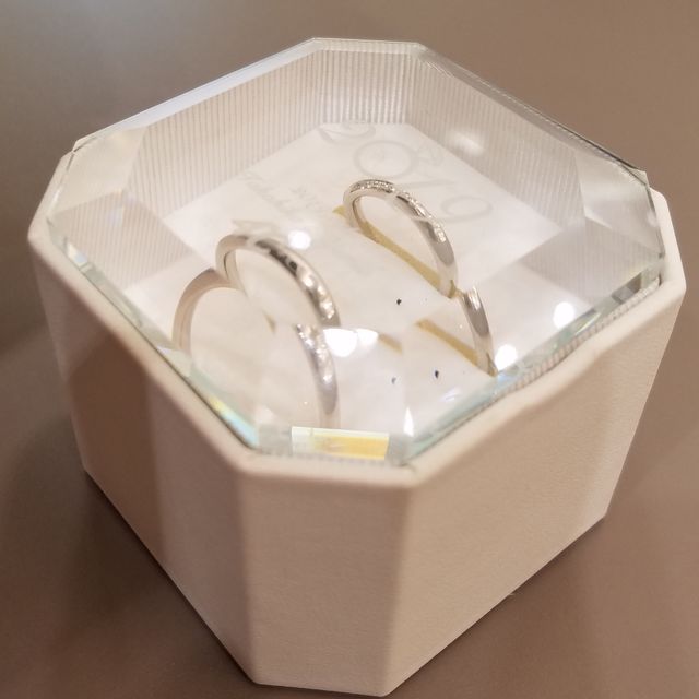 【4℃ BRIDAL(ヨンドシーブライダル)の口コミ】 2019年度モデルで他にもカーブがかかったものがたくさんあったんですが、…