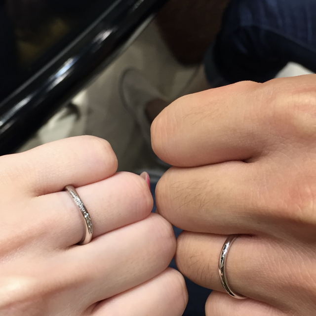 【エクセルコダイヤモンド(EXELCO DIAMOND)の口コミ】 私は人よりも水かきが長く、指を閉じた時に指輪の位置が浮いて見えるので…