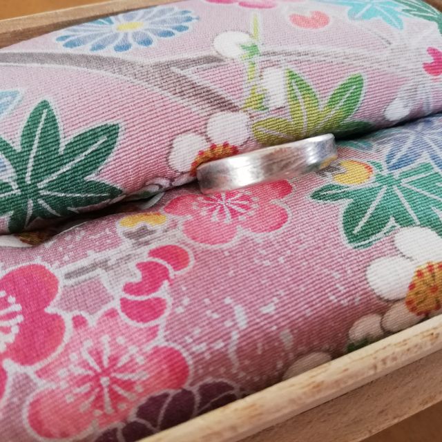 【杢目金屋(もくめがねや)の口コミ】 2人の仕事が和の関係で、和風の指輪が欲しかったからです。指輪だとどうし…