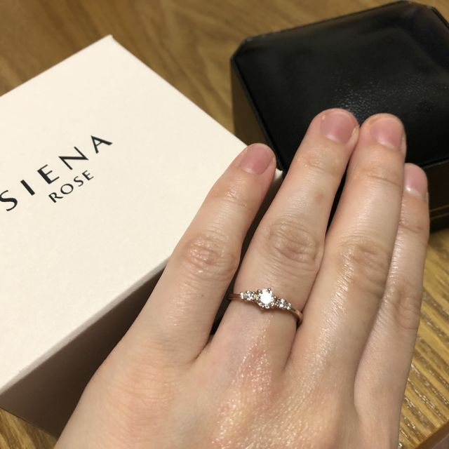 【SIENAROSE(シエナロゼ)の口コミ】 もともとSIENAのヘビーユーザーでした。社会人になって、「大人なら本格的…