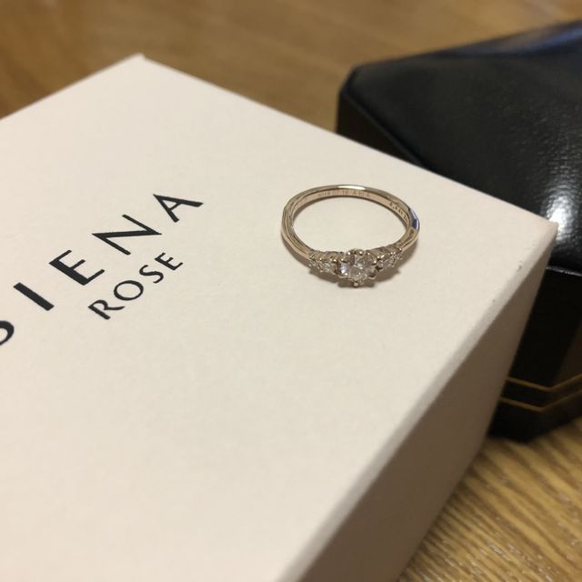 【SIENAROSE(シエナロゼ)の口コミ】 もともとSIENAのヘビーユーザーでした。社会人になって、「大人なら本格的…