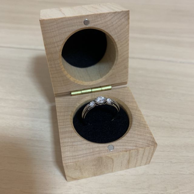 【SORA(ソラ)の口コミ】 ダイヤモンドをより際立たせる指輪は無いものかと探していたところ、SORA…