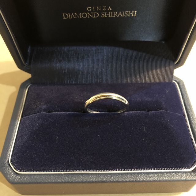 【銀座ダイヤモンドシライシの口コミ】 色々着用した結果、妻と自分二人とも指が太く短いので、斜めに動きがあり…