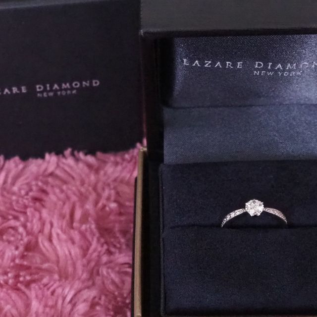 【ラザール ダイヤモンド(LAZARE DIAMOND)の口コミ】 いろんな店舗に行き指輪を見てきましたが、ラザールダイヤモンドのダイヤ…