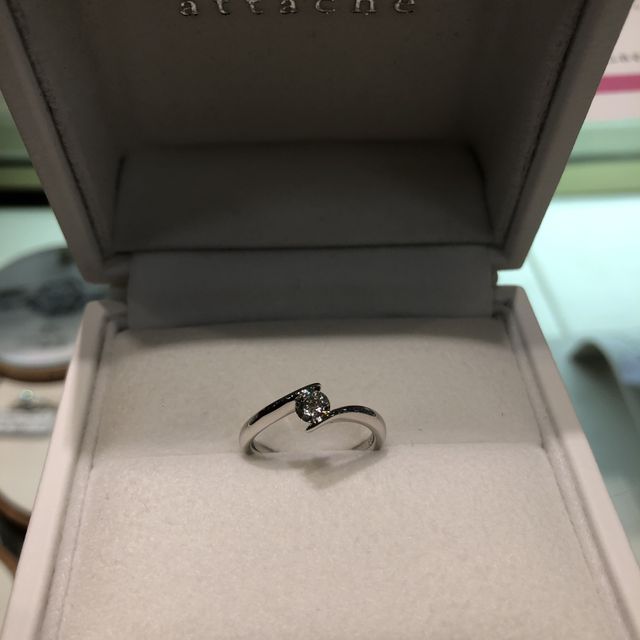 【ジュエリー東京の口コミ】 シンプルかつ存在感のある、使用感の良いデザイン。ダイヤモンドを爪で留…