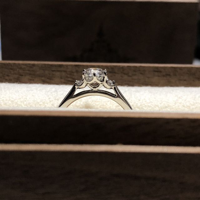 【PORTADA(ポルターダ)の口コミ】 希望の大きさのダイヤモンドが入る指輪で、横から見た時にダイヤモンドの…