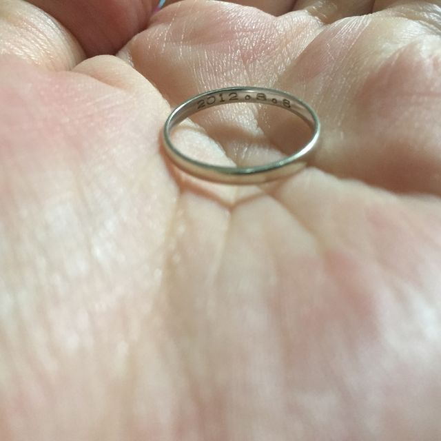 【ジュエリームナカタ(Jewelry MUNAKATA)の口コミ】 サービス業の私に仕事中も付けて欲しいから。とシンプルなデザインのもの…