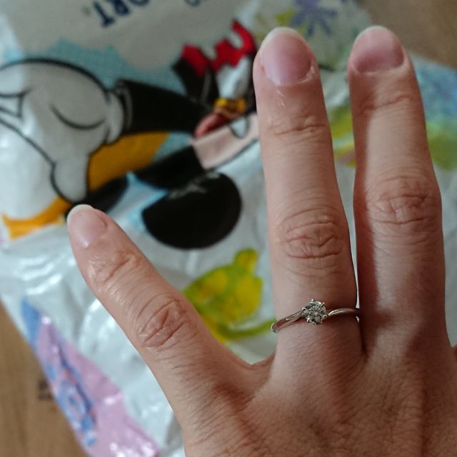 【VANillA(ヴァニラ)の口コミ】 実際はストレートなのに、ウェーブに見えるデザインでキレイだった。
結婚…