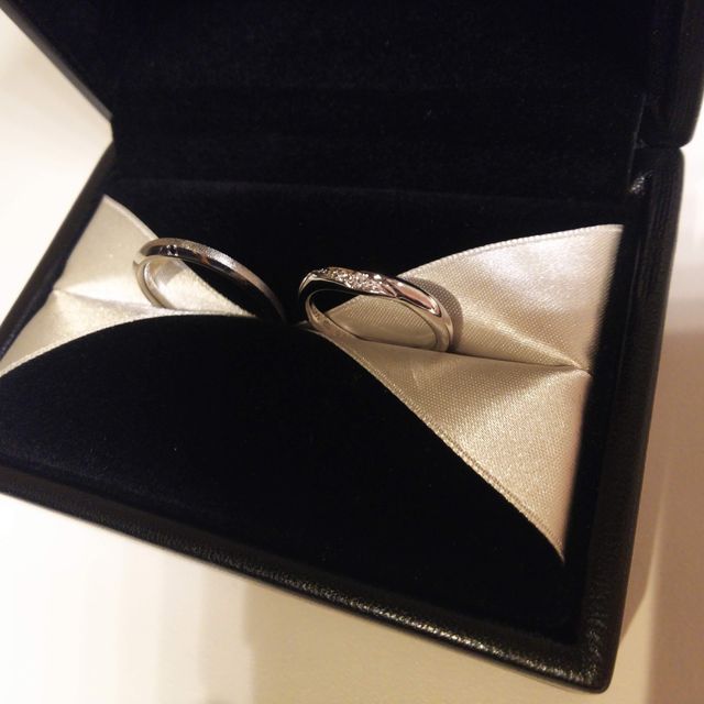 【エクセルコダイヤモンド(EXELCO DIAMOND)の口コミ】 ダイヤモンドが入っている結婚指輪が良いなと思っていたのですが、エタニ…