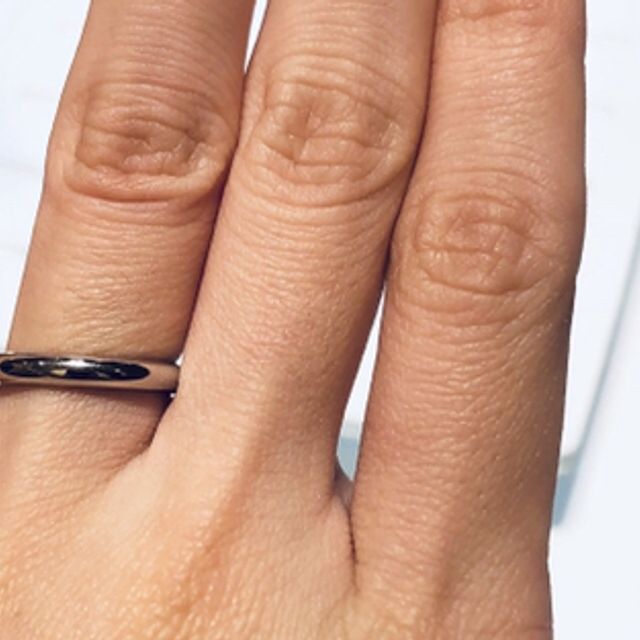 【ブルガリ(BVLGARI)の口コミ】 シンプルで、飽きがこないデザインの物を探していましたが、ブルガリのフ…