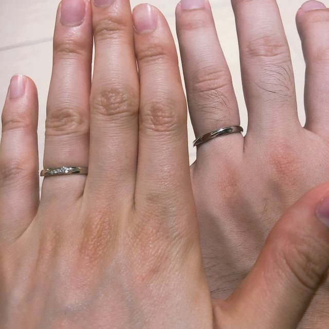 【4℃ BRIDAL(ヨンドシーブライダル)の口コミ】 購入前はいろんなブランドのホームページなどを参考にし、どんな形かデザ…