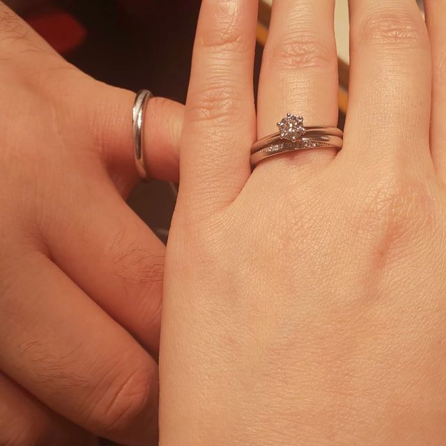 【銀座ダイヤモンドシライシの口コミ】 ★質
★デザイン
★つけ心地
★保証、アフターサービス
★価格
★納期の長さ(挙…