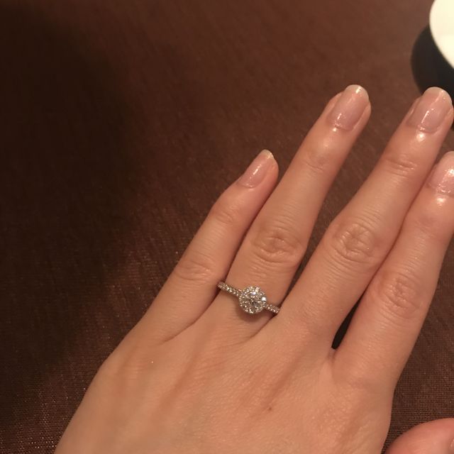 【ラザール ダイヤモンド(LAZARE DIAMOND)の口コミ】 以前から憧れていた取り巻きのデザイン。
中でもセントパトリック28は、横…