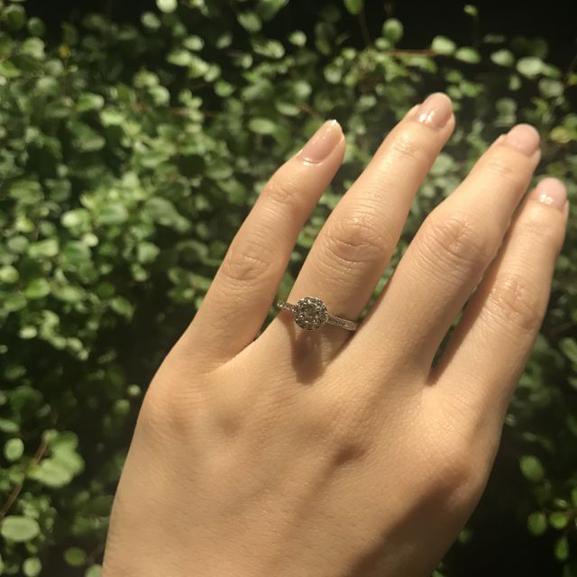 【ラザール ダイヤモンド(LAZARE DIAMOND)の口コミ】 以前から憧れていた取り巻きのデザイン。
中でもセントパトリック28は、横…