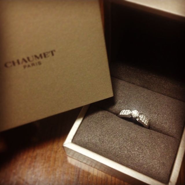 【ショーメ(CHAUMET)の口コミ】 本当にたくさんの指輪を見に行きました。
その中で、デザインが気に入った…
