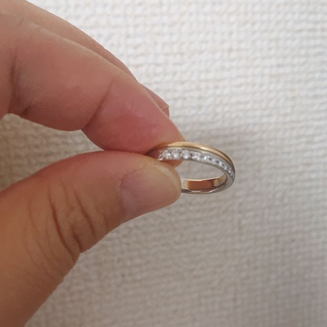 【4℃ BRIDAL(ヨンドシーブライダル)の口コミ】 指輪のデザインが気に入ったからです。2人ともこだわりが強く色々なお店を…