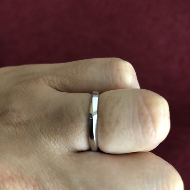 【アイプリモ(I-PRIMO)の口コミ】 指輪のデザインはシンプルなものにしたかったのが理由と完全に丸のタイプ…