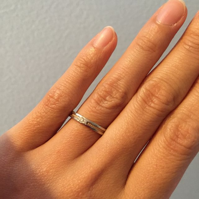 【アイプリモ(I-PRIMO)の口コミ】 シンプルなデザインですが、よく見るとピンクゴールドの部分のミル打ちは…