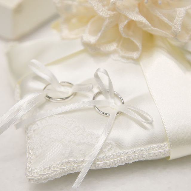 【アイプリモ(I-PRIMO)の口コミ】 毎日つけるものなのでシンプルなデザインにしました。
女性用はダイヤモン…