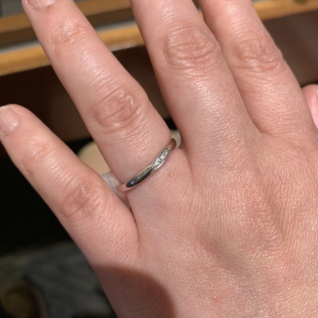 【銀座ダイヤモンドシライシの口コミ】 やはり、つけ心地と好みのデザインがあったことが決め手となりました。4℃…