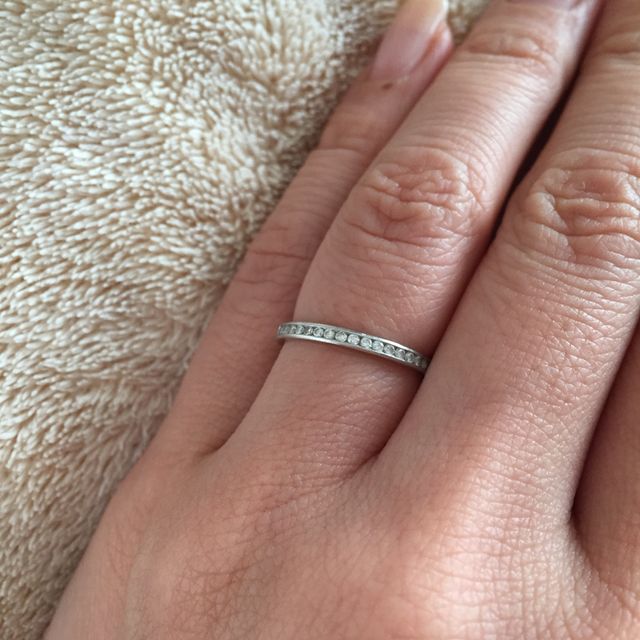 【Fred(フレッド)の口コミ】 細めのリングを探していて、さらにダイヤが入っていて、普段からずっとつ…