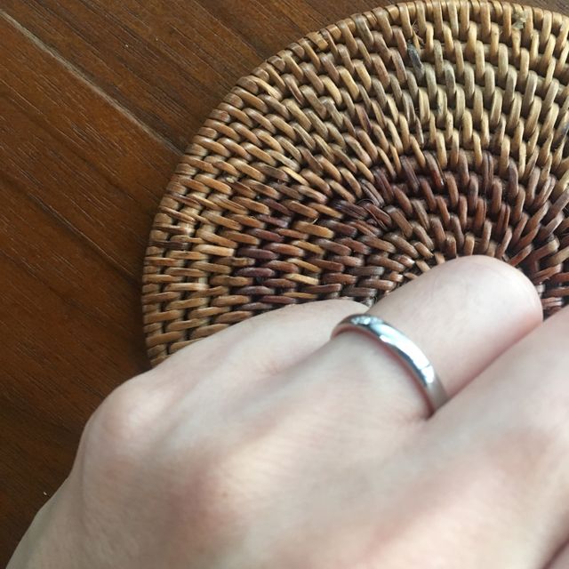 【GALA JEWELRY(ガラジュエリー)の口コミ】 いろいろはめ比べてみて、シンプル過ぎず、個性的過ぎないデザインのもの…