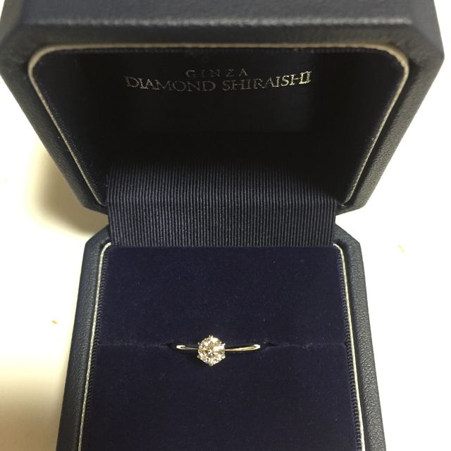 【銀座ダイヤモンドシライシの口コミ】 リングのデザインは飽きのこないものが良かったので一番定番のシンプルな…