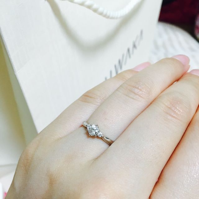 【俄(にわか)の口コミ】 シンプルなものがよかったので、ストレートなデザインのものにしました。…