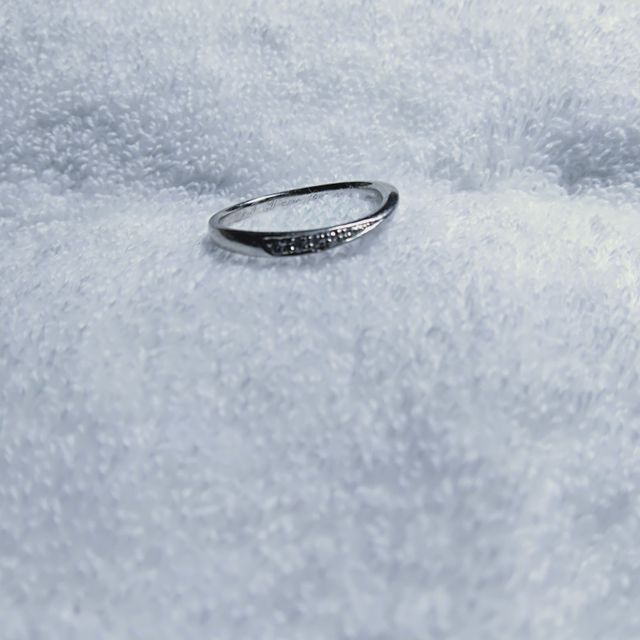 【銀座ダイヤモンドシライシの口コミ】 　購入するときに夫婦で共通していたのは、「ゴツゴツしていない指輪にし…