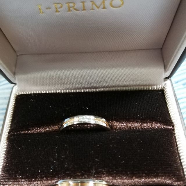 【アイプリモ(I-PRIMO)の口コミ】 妻の指輪を先に決めました。ピンクゴールドとプラチナの組み合わせが、肌…