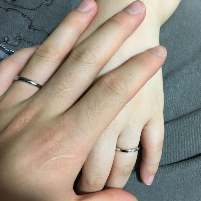 【アイプリモ(I-PRIMO)の口コミ】 指輪のデザインはずっと着けていて飽きないシンプルなデザイン。ギターを…