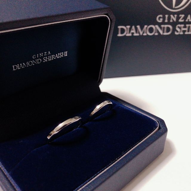 【銀座ダイヤモンドシライシの口コミ】 彼と一目惚れした指輪です。ストレートの指輪を探していたのですが、何百…
