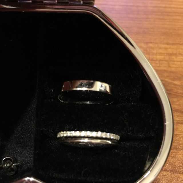 【Une Mariage(アンマリアージュ)の口コミ】 キラキラしていて、少し変わったデザインの指輪が欲しくて、いろいろ見て…