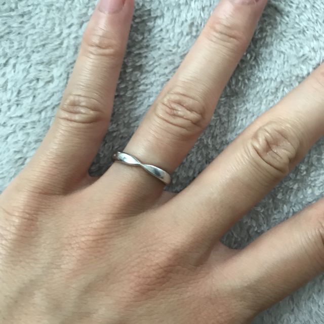 【ティファニー(Tiffany & Co.)の口コミ】 ティファニーというブランドが好きなのでこちらに決めました。
結婚指輪に…