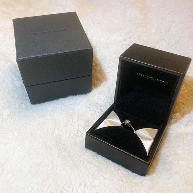 【エクセルコダイヤモンド(EXELCO DIAMOND)の口コミ】 シンプル且つ重ね付けができるデザインの婚約指輪を探していてたのでこれ…