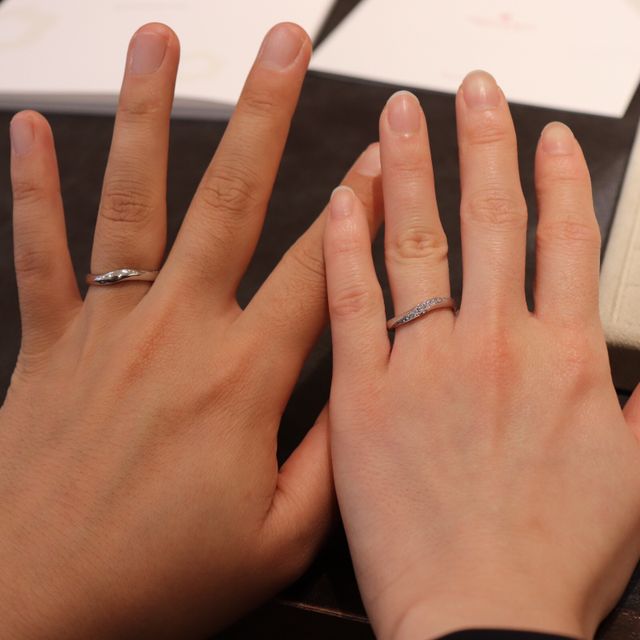 【TRECENTI(トレセンテ)の口コミ】 女性用のマリッジリングの中央のダイヤモンドが、かなり存在感があり綺麗…