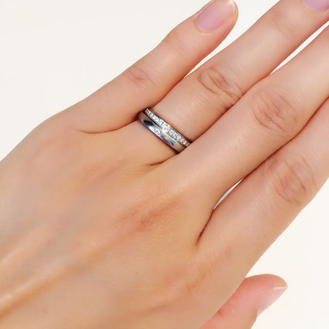 【アイプリモ(I-PRIMO)の口コミ】 どんなファッションでも似合いそうなデザインだったので購入しました。
他…