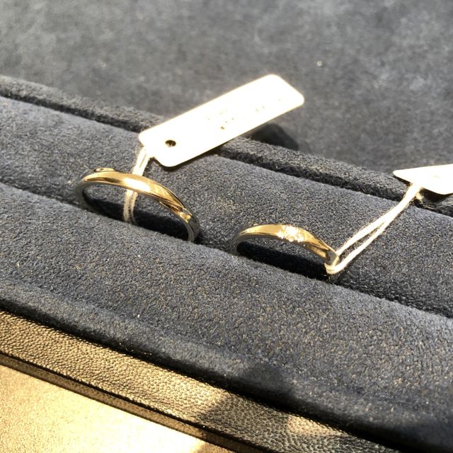 【4℃ BRIDAL(ヨンドシーブライダル)の口コミ】 つけ心地やデザインで決めました。ストレートタイプを希望していて、でも…