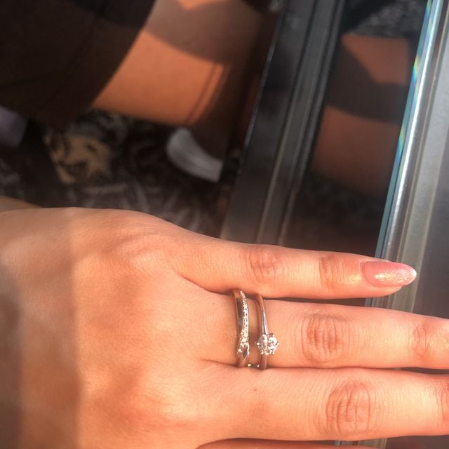 【エクセルコダイヤモンド(EXELCO DIAMOND)の口コミ】 ここまでぐるっとひねった感じのデザインは他のブランドでは見当たらずす…