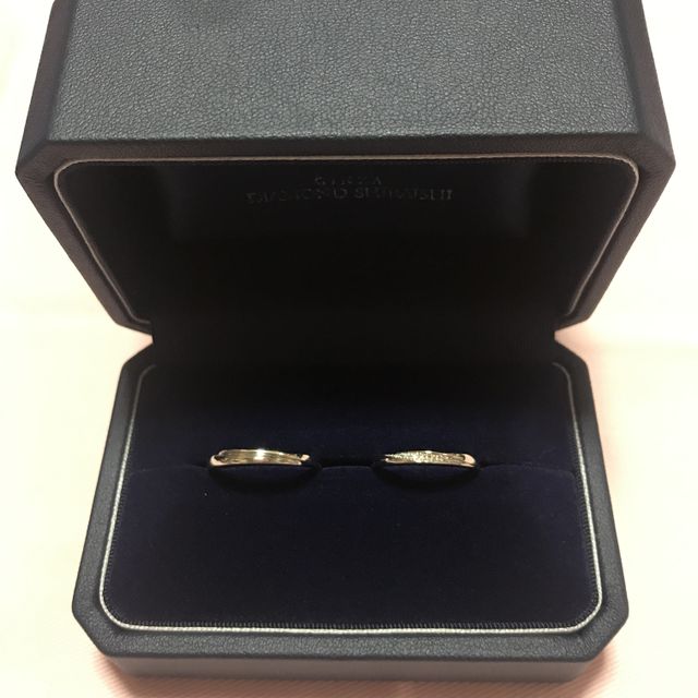 【銀座ダイヤモンドシライシの口コミ】 仕事中もずっとつけるつもりなので、派手すぎず、程よく華やかなものがい…