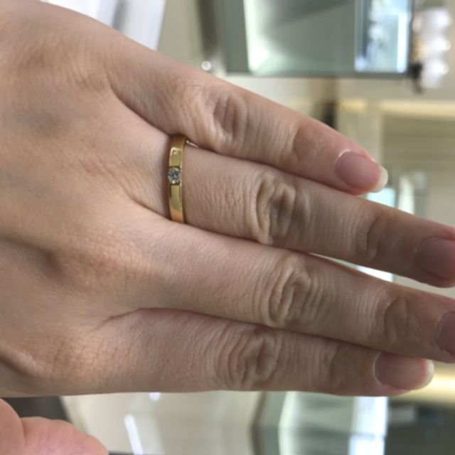 【4℃ BRIDAL(ヨンドシーブライダル)の口コミ】 ストレートラインのリングでダイヤモンドの数は一石などの希望を伝えて候…