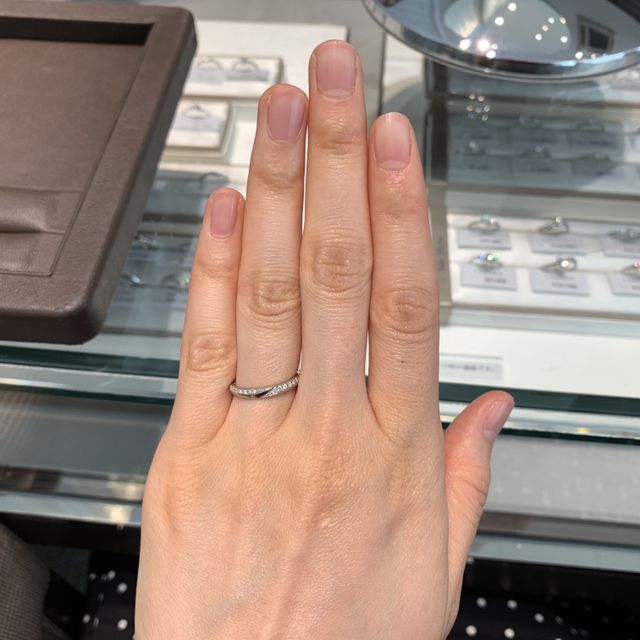 【アイプリモ(I-PRIMO)の口コミ】 私自身シンプルなデザインよりもダイヤモンドがある華やかなデザインの方…