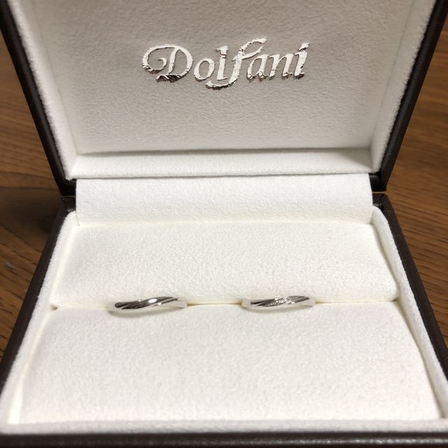 【Dolfani(ドルファーニ )の口コミ】 仕事でもつけたままにできるように石が小さめのシンプルな指輪にしました…