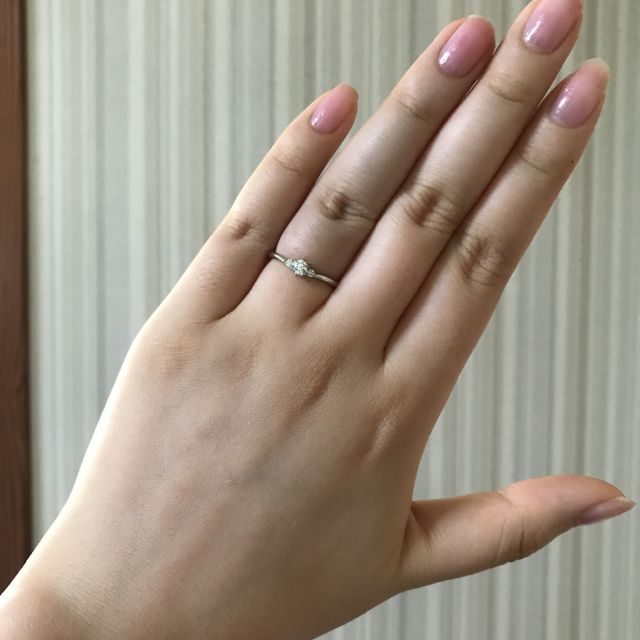 【銀座ダイヤモンドシライシの口コミ】 つけ心地がとても良く、メインの石とサイドの石のバランスも良かったので…