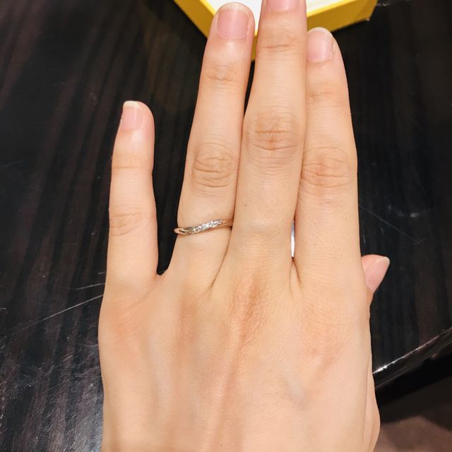 【ケイウノ ブライダル(K.UNO BRIDAL)の口コミ】 指が細長く見えるデザイン・付け心地に違和感がない物を探していました。…