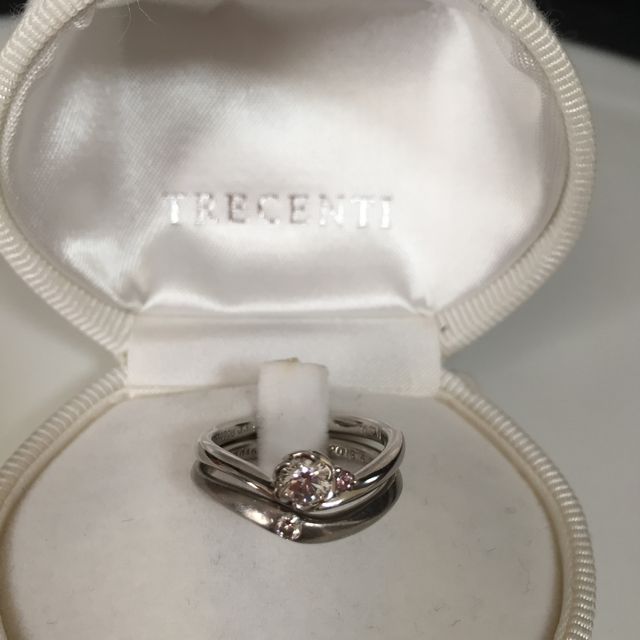 【TRECENTI(トレセンテ)の口コミ】 結婚指輪と婚約指輪の重ね付けタイプのできるものを探しており、品のある…
