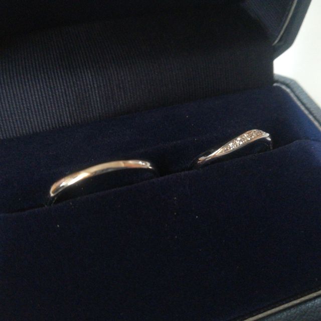 【銀座ダイヤモンドシライシの口コミ】 ペアリングにはこだわらず、それぞれ気に入ったものを購入しました。男性…