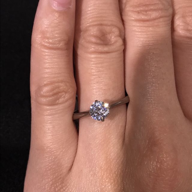 【BIJOUPIKO(ビジュピコ)の口コミ】 シンプルなダイヤモンド一石タイプのリングです。爪の高さは高すぎず低す…
