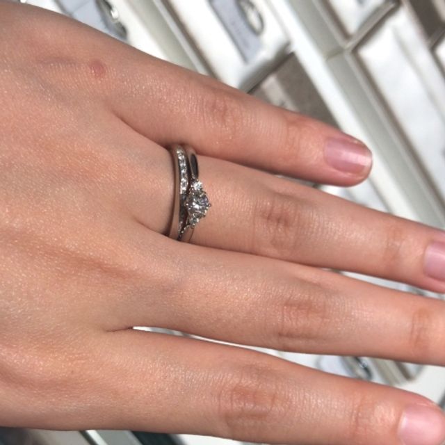 【アイプリモ(I-PRIMO)の口コミ】 ストレートなラインのリングが気になっていましたが、実際に試着してみる…