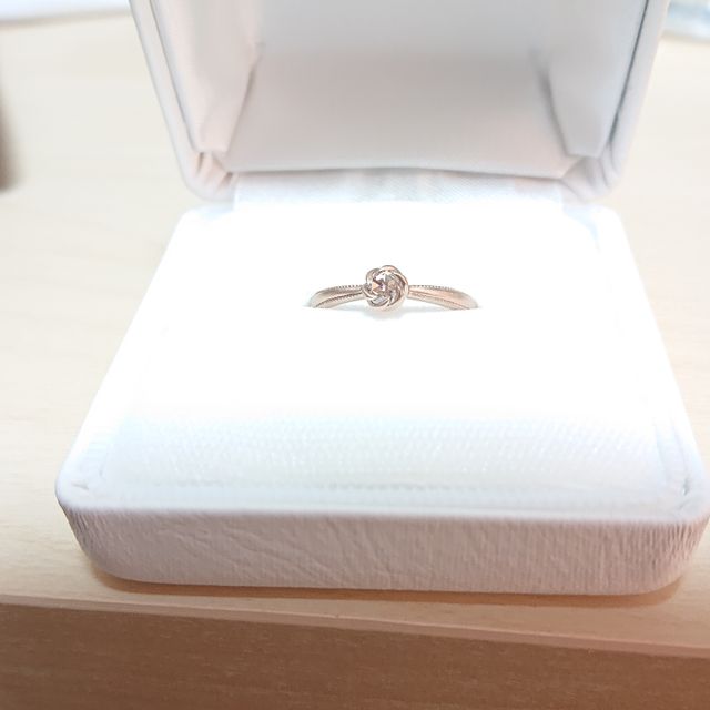 【mina.jewelry(ミナジュエリー)の口コミ】 妻の望む形にフルオーダーで時間をかけて話し合ってくださった点
ローズカ…